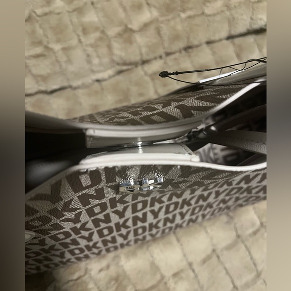 DKNY IDA Tote w/ Wristlet (Dillards) - Picture 4 of 9